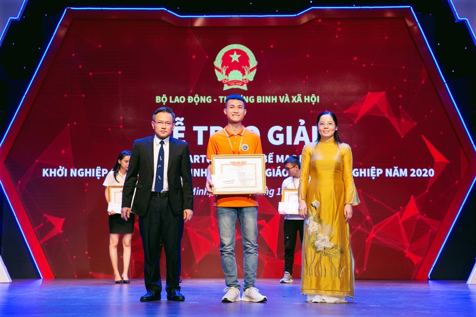 Máy phân loại rác của thầy trò trường nghề đạt giải ý tưởng khởi nghiệp - 4 Máy phân loại rác của thầy trò trường nghề đạt giải ý tưởng khởi nghiệp - 4