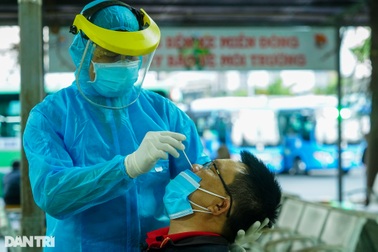 TPHCM: Xét nghiệm Covid-19 với chuyên gia Nhật, siết việc tầm soát dịch