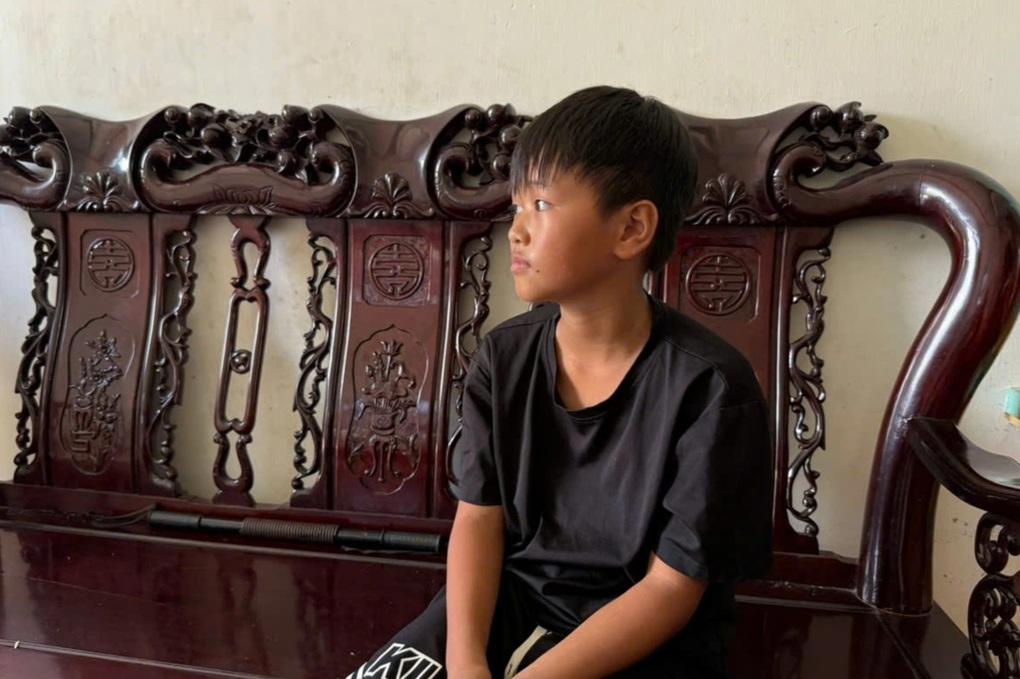 Bất ngờ chân dung người hùng nhí cứu bé trai ngã xuống kênh ở Ninh Bình - 2 Bất ngờ chân dung người hùng nhí cứu bé trai ngã xuống kênh ở Ninh Bình - 2