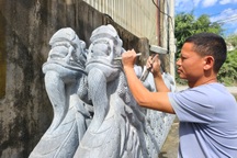 Nghề "thêu" rồng lên đá