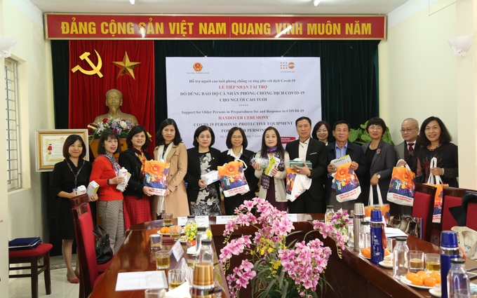 UNFPA: Cung cấp thiết bị bảo hộ cá nhân hỗ trợ người cao tuổi trong bối cảnh COVID-19