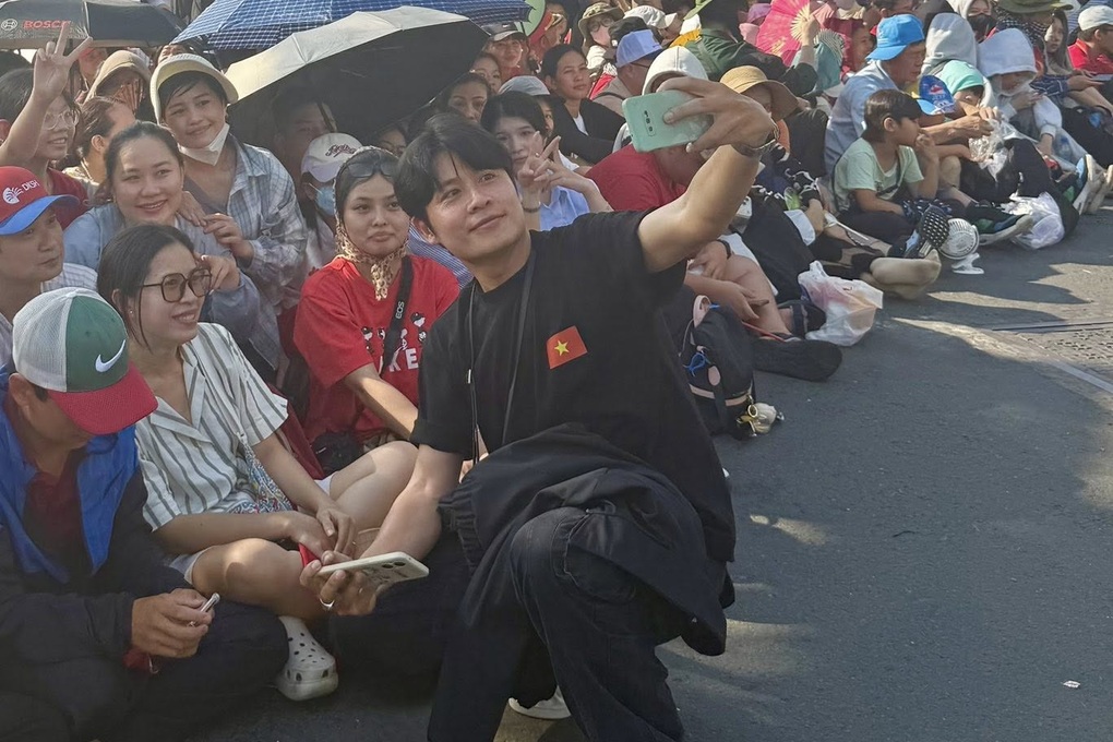Bài hát 2 tỷ lượt xem được giao cho ca sĩ khác ở đại lễ: Nhạc sĩ nói gì? - 2 Bài hát 2 tỷ lượt xem được giao cho ca sĩ khác ở đại lễ: Nhạc sĩ nói gì? - 2