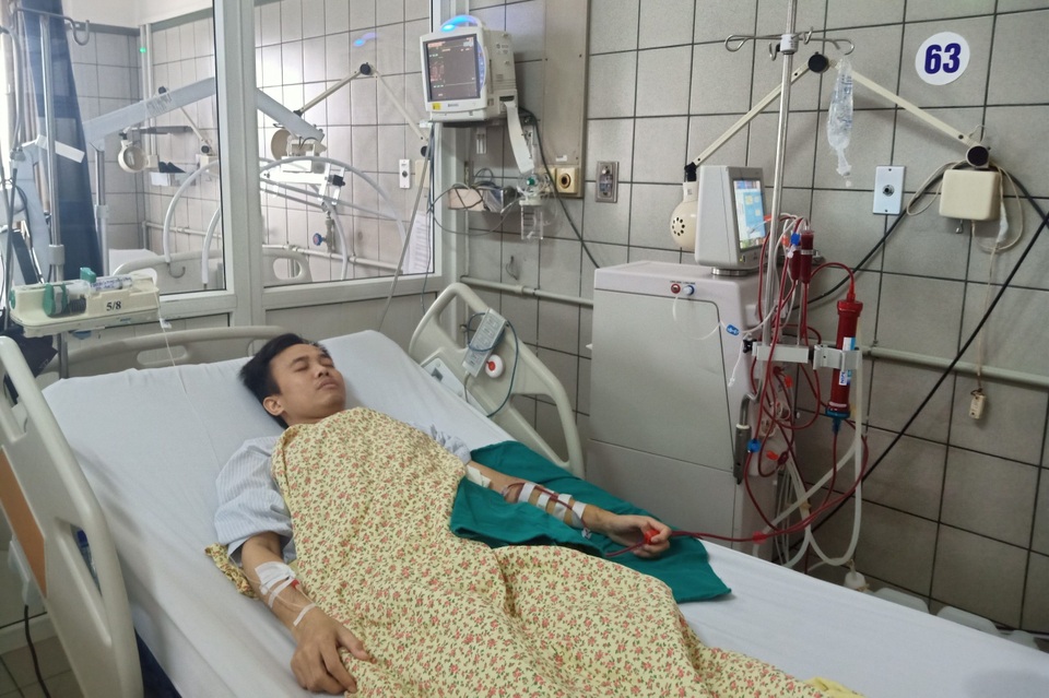 Xót xa cảnh chàng trai bất ngờ gặp biến chứng sau ca ghép tạng từ người cha - 5 Xót xa cảnh chàng trai bất ngờ gặp biến chứng sau ca ghép tạng từ người cha - 5
