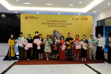 Cư dân T&T DC Complex nhận bàn giao giấy chứng nhận quyền sử dụng đất