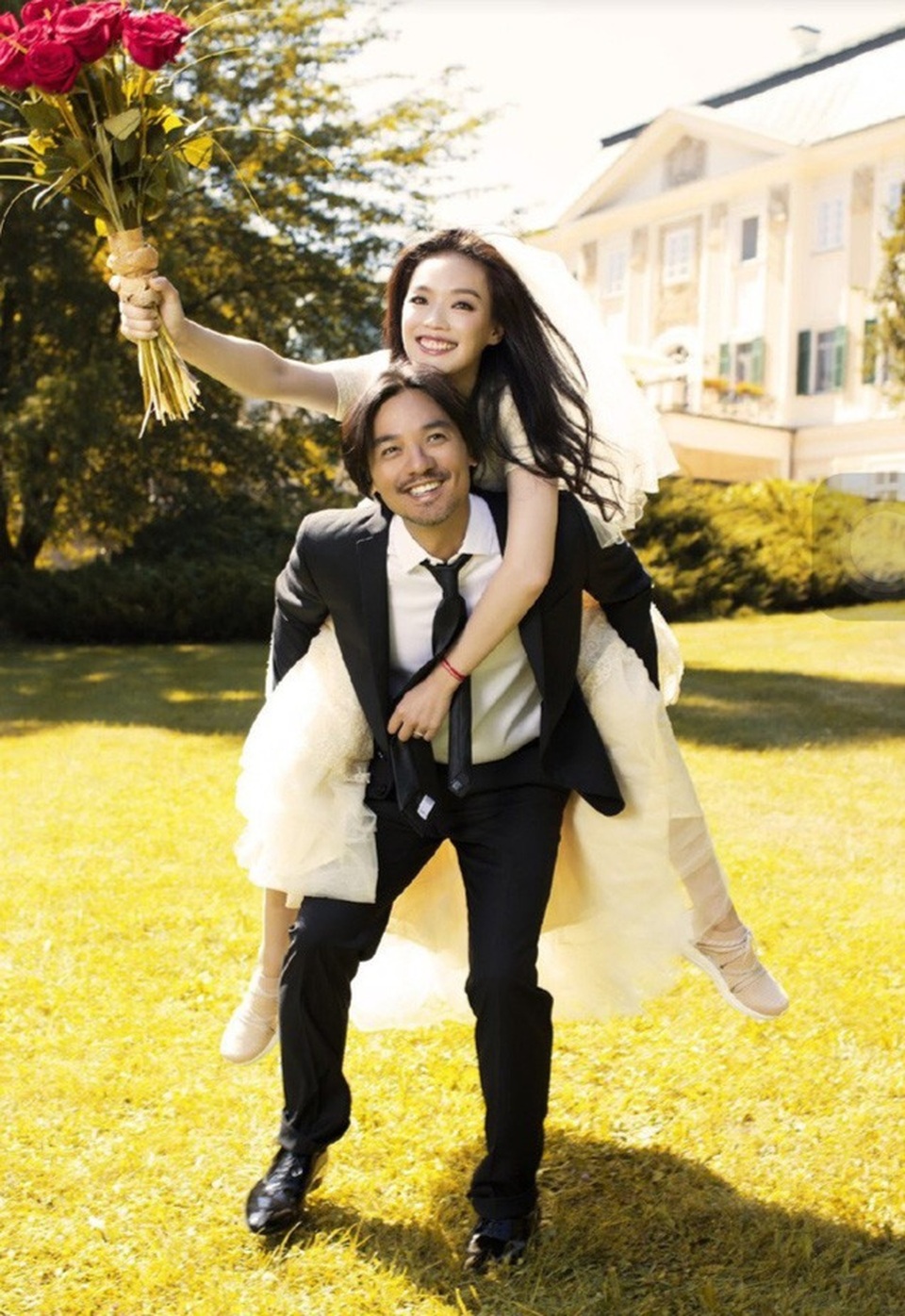 Thư Kỳ: Thoát bóng nữ hoàng phim nóng, đón nhận hôn nhân viên mãn - 1