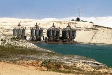 Hai doanh nghiệp khai thác ti tan bị phạt 700 triệu đồng