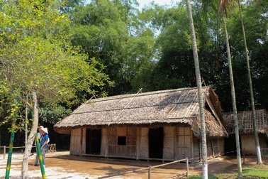 Rưng rưng ngắm kỷ vật nơi Chủ tịch Hồ Chí Minh cất tiếng khóc chào đời