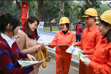 Dịch vụ chăm sóc khách hàng của ngành điện đã có nhiều tiến bộ