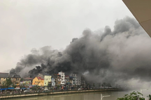 Đang cháy lớn tại chợ Tam Bạc ở Hải Phòng