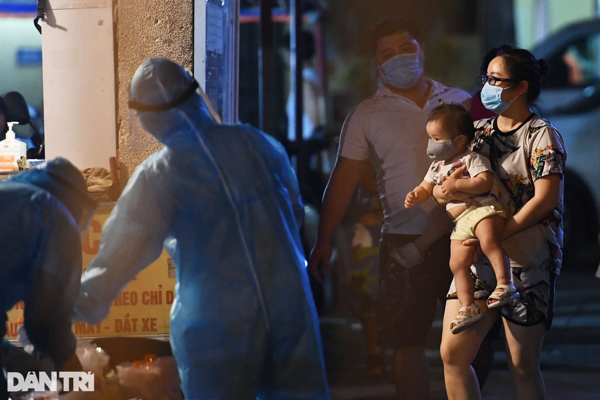 Nhà thuốc 95 Láng Hạ có F0, nhiều người liên quan phải xét nghiệm trong đêm - 10 Nhà thuốc 95 Láng Hạ có F0, nhiều người liên quan phải xét nghiệm trong đêm - 10