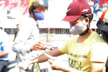 Cử nhân sống cơ cực hơn thời sinh viên 