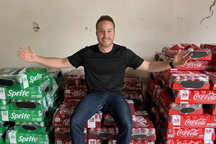 Bí quyết kiếm bộn tiền của chàng trai Mỹ "nuôi" 57 máy bán hàng tự động