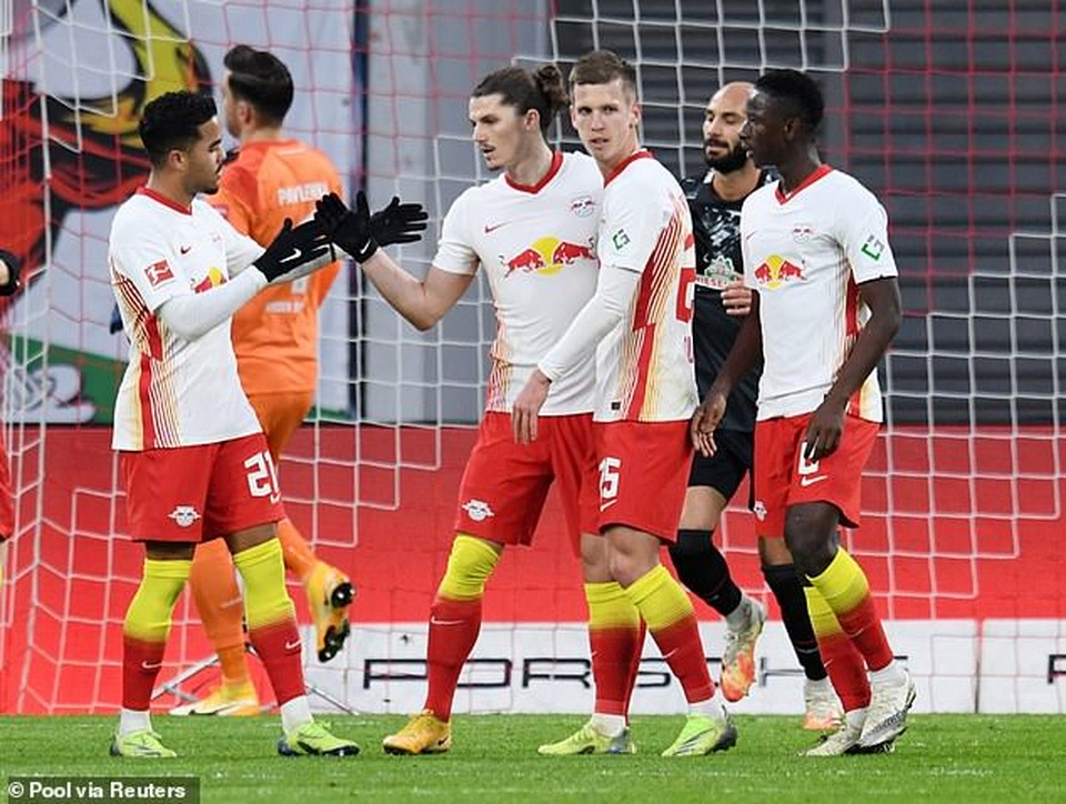 Bayern Munich hòa thất vọng, Dortmund thua đậm khi vắng Haaland - 4 Bayern Munich hòa thất vọng, Dortmund thua đậm khi vắng Haaland - 4