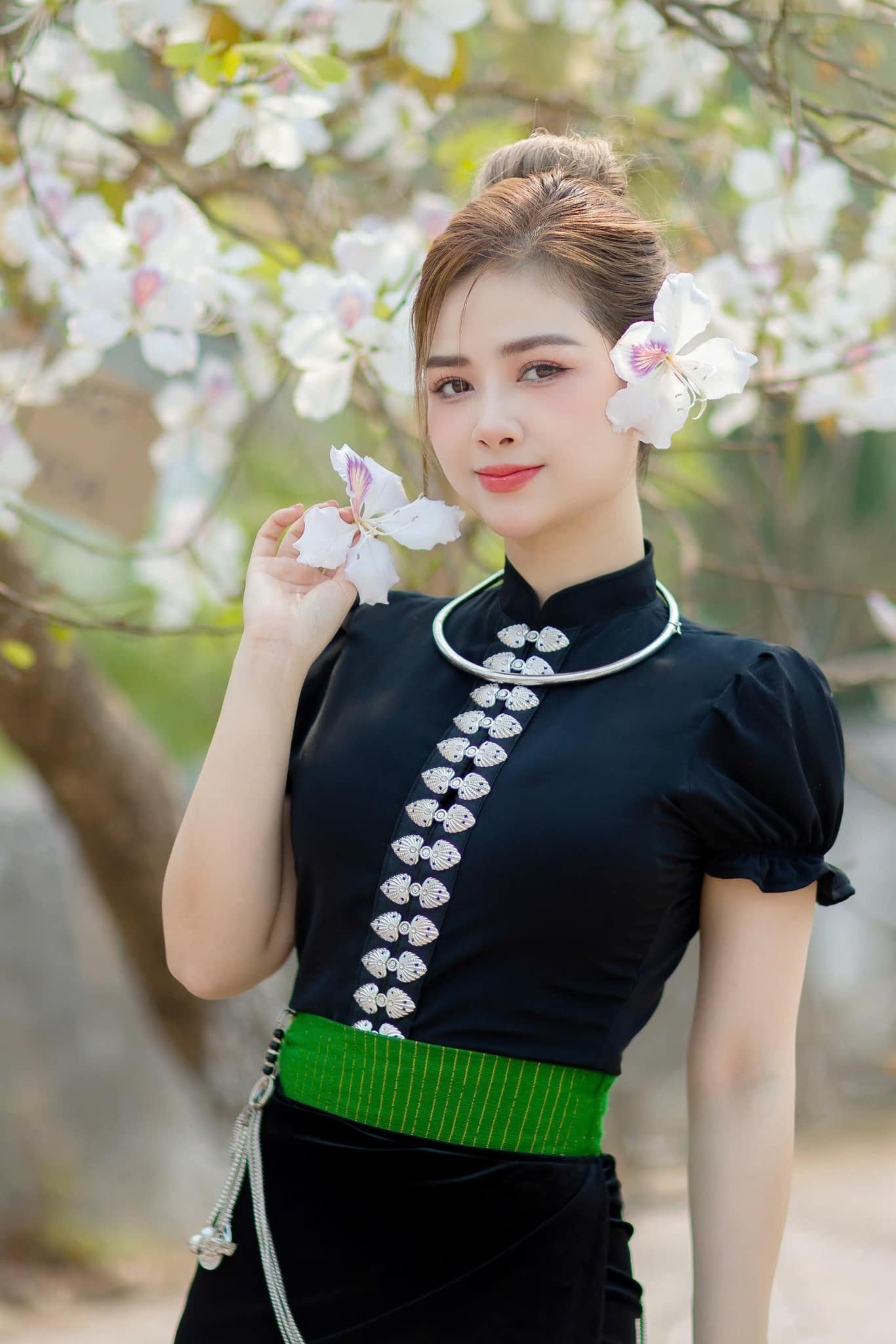 Dương Hoàng Yến bức xúc vì bị đồn qua đời sau khi liệt dây thần kinh số 7 - 1