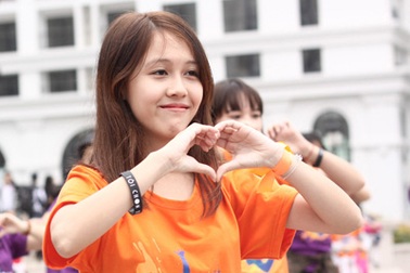 Giới trẻ Hà Nội đội mưa lan tỏa “tử tế”