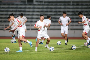 “Đột nhập” buổi tập của U23 Triều Tiên