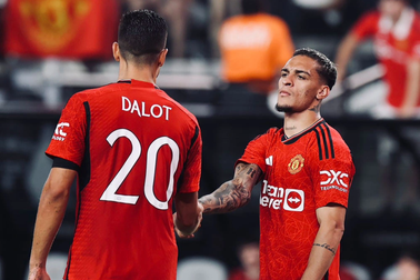 Hàng thủ báo hại, Man Utd thua trận thứ ba liên tiếp