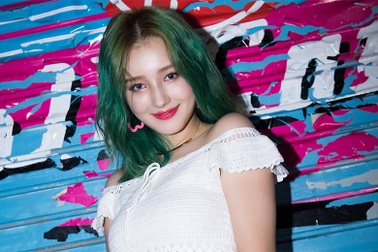 Nữ thần tượng 20 tuổi của Hàn bị phát tán ảnh "nóng" chụp trộm ở Việt Nam