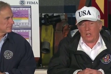 Tổng thống Trump vào tâm bão lũ tại Texas