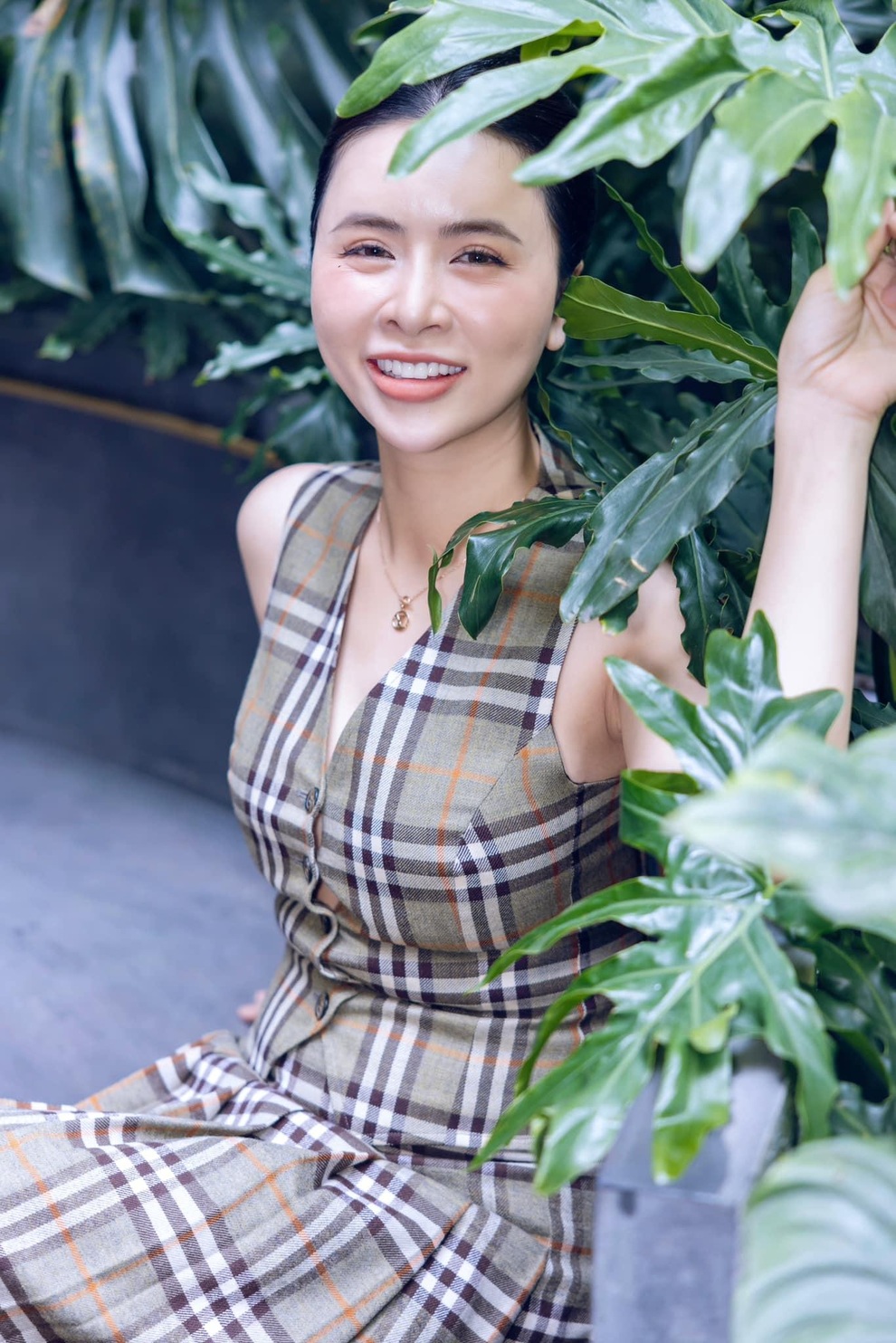 Hằng Nga vai Thoa osin: Tự nhận mình đồng bóng, chồng cũng là diễn viên - 4 Hằng Nga vai Thoa osin: Tự nhận mình đồng bóng, chồng cũng là diễn viên - 4