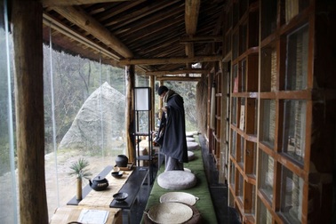 Đại gia bán hết biệt thự, siêu xe "bỏ phố, về quê" sống cảnh điền viên