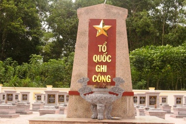 Ấm lòng khi mộ liệt sĩ từng xuống cấp đã được "thay áo mới"