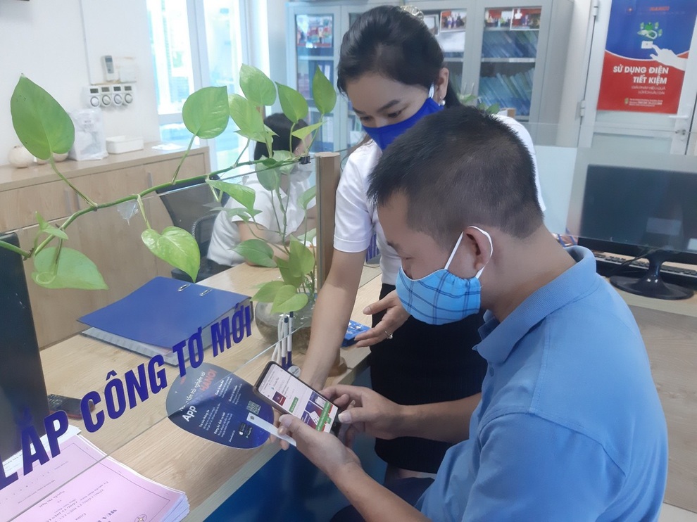 EVNHANOI ứng dụng các thành tựu của cuộc cách mạng công nghiệp 4.0 vào khâu dịch vụ điện - 2 EVNHANOI ứng dụng các thành tựu của cuộc cách mạng công nghiệp 4.0 vào khâu dịch vụ điện - 2