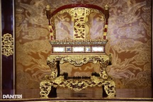 Đưa "bản sao" ngai vàng phục vụ khách tham quan khu di sản Huế