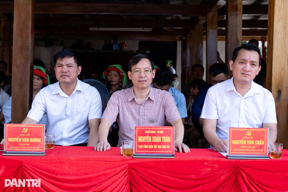Bạn đọc Dân trí giúp 11 hộ ở “nóc nhà Đông Bắc” hiện thực hóa ước mơ - 1 Bạn đọc Dân trí giúp 11 hộ ở “nóc nhà Đông Bắc” hiện thực hóa ước mơ - 1