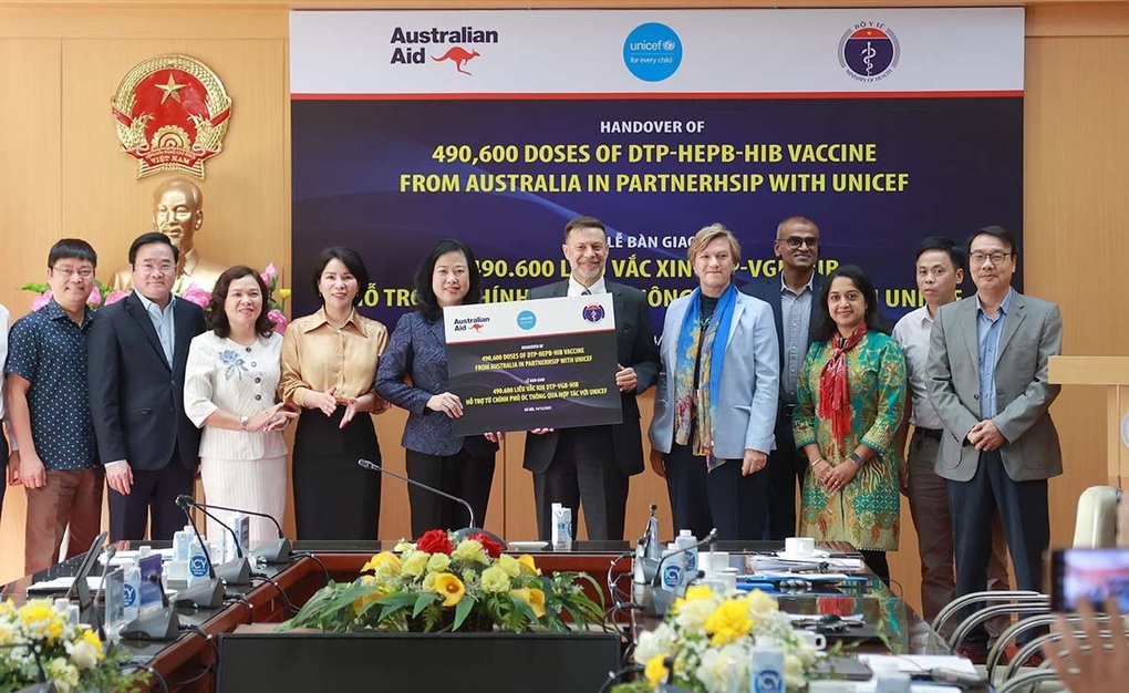 Sắp có 490.000 liều vaccine 5 trong 1 để tiêm miễn phí cho trẻ - 1