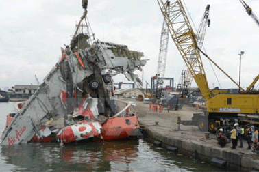 Indonesia dừng tìm kiếm thi thể nạn nhân vụ tai nạn máy bay QZ8501