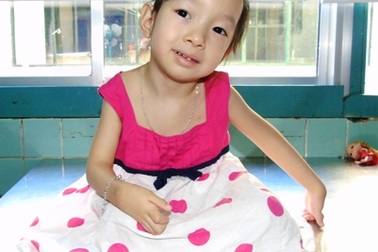 Cuộc sống mới của bé sơ sinh đa dị tật bị bố mẹ bỏ rơi nơi bệnh viện