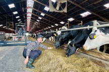 Làm nông dân ở nơi hạnh phúc nhất thế giới, 9X Việt kiếm 50 triệu/tháng