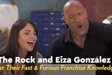 The Rock thân thiết bên Eiza Gonzalez