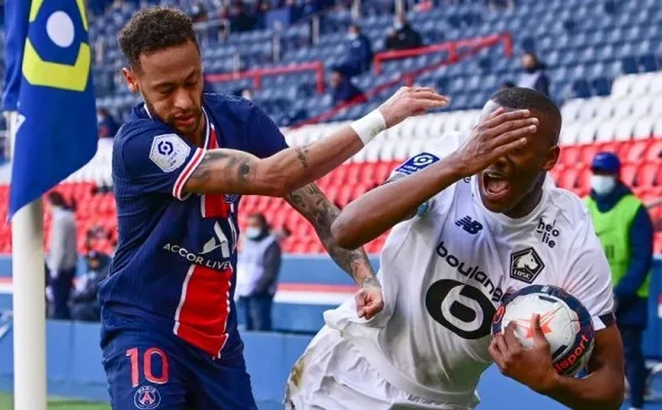 Neymar hành xử kiểu côn đồ, lao vào đòi đấm nhau với đối thủ - 1 Neymar hành xử kiểu côn đồ, lao vào đòi đấm nhau với đối thủ - 1