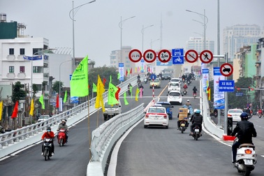Thông xe cầu vượt “khủng” tại nút giao “nóng” nhất Hà Nội