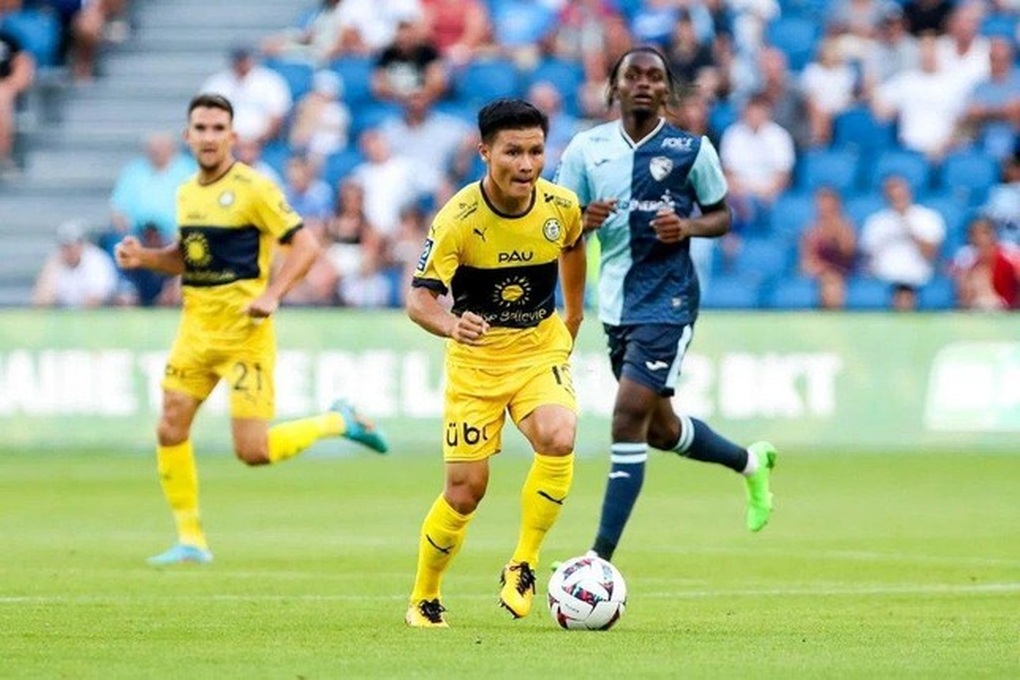 Quang Hải có thể giải cứu Pau FC giữa cơn sóng dữ? - 2 Quang Hải có thể giải cứu Pau FC giữa cơn sóng dữ? - 2