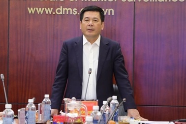 Xăng dầu căng thẳng, rút giấy phép ngay nếu doanh nghiệp vi phạm