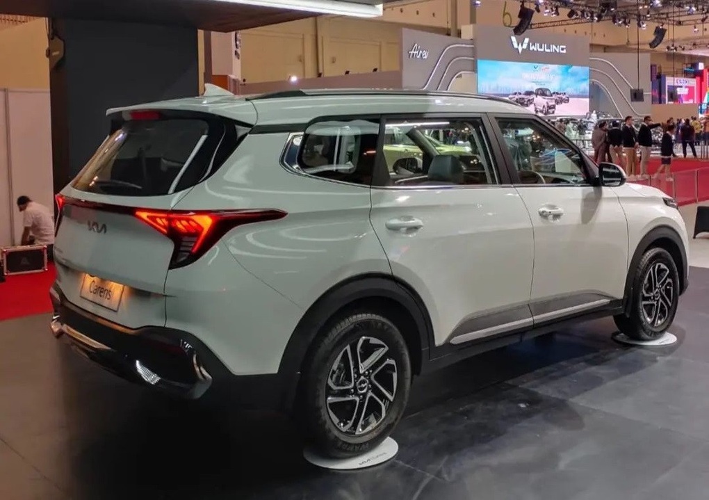 Kia Carens 2023 sắp ra mắt tại Việt Nam, giá bán có thể là thách thức - 2 Kia Carens 2023 sắp ra mắt tại Việt Nam, giá bán có thể là thách thức - 2