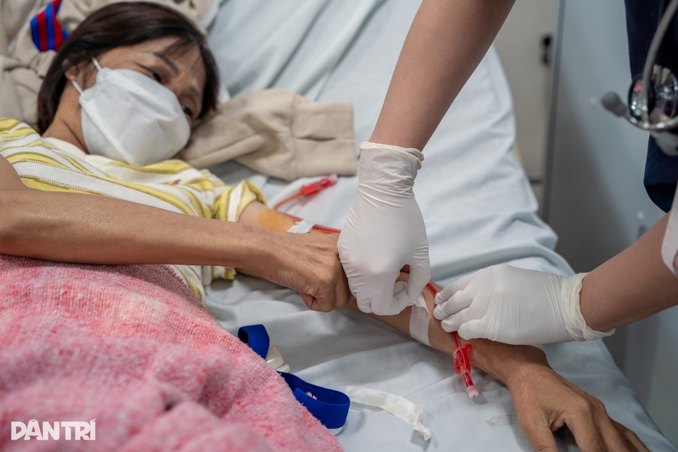 Nhật ký một ngày ở nơi “sinh tử giao nhau” của bóng hồng nội trú - 5 Nhật ký một ngày ở nơi “sinh tử giao nhau” của bóng hồng nội trú - 5