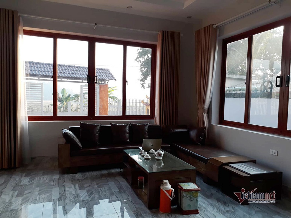 Biệt thự 3 tầng nổi bật giữa vùng núi của gia đình Hà Đức Chinh - 3 Biệt thự 3 tầng nổi bật giữa vùng núi của gia đình Hà Đức Chinh - 3