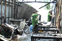 5 căn nhà cháy rụi nghi do nổ bình gas