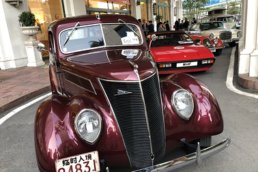 "Soi" chi tiết những chiếc xe cổ từ Hồng Kông tới Hà Nội