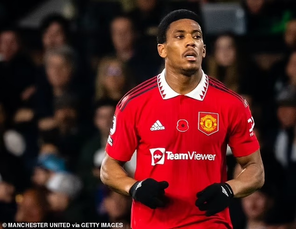Hai cầu thủ Man Utd xô xát dữ dội trên sân sau va chạm - 1 Hai cầu thủ Man Utd xô xát dữ dội trên sân sau va chạm - 1