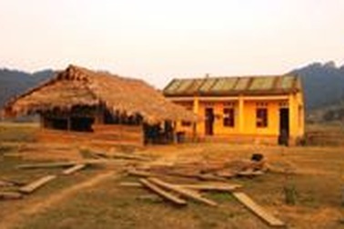 Nhà ở giáo viên mới sử dụng đã xuống cấp