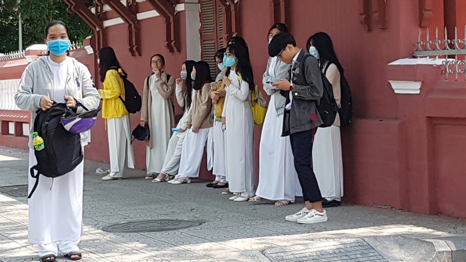 Chủ tịch tỉnh Thừa Thiên Huế kiểm tra công tác phòng dịch của nhà trường - 13