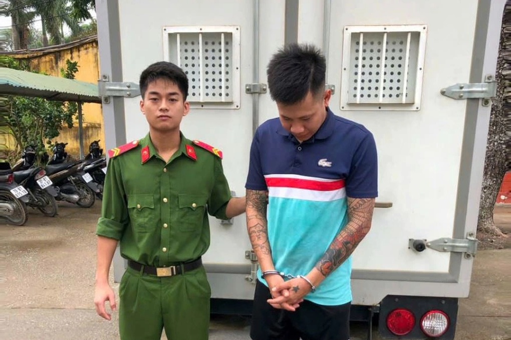 Áp giải 3 đối tượng trốn thi hành án về nơi giam giữ - 2 Áp giải 3 đối tượng trốn thi hành án về nơi giam giữ - 2