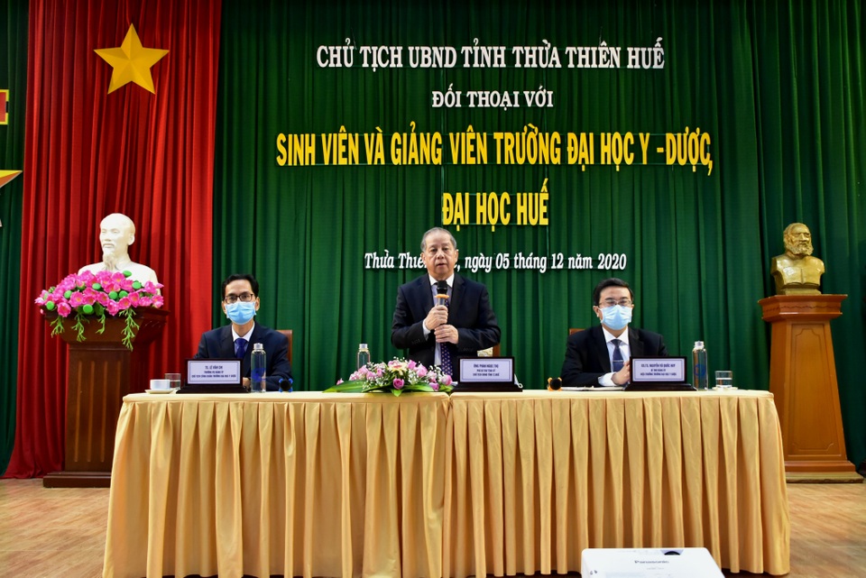 Sinh viên Y dược Huế đối thoại với Chủ tịch tỉnh - 3 Sinh viên Y dược Huế đối thoại với Chủ tịch tỉnh - 3