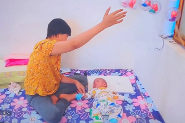 Hạnh phúc giản đơn của người mẹ ung thư vú giai đoạn cuối bên gia đình