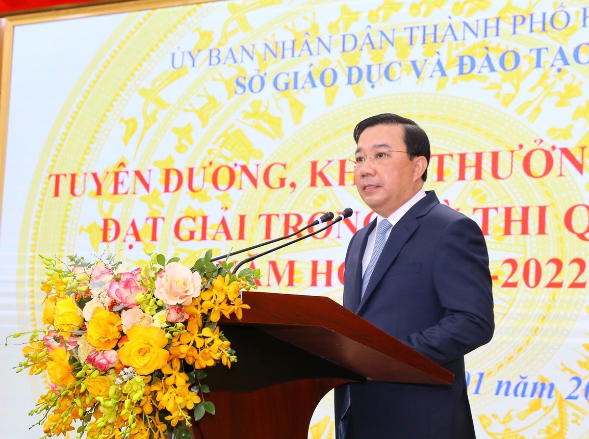 Hà Nội: Tuyên dương học sinh đoạt giải quốc tế năm học 2021-2022 - 2 Hà Nội: Tuyên dương học sinh đoạt giải quốc tế năm học 2021-2022 - 2